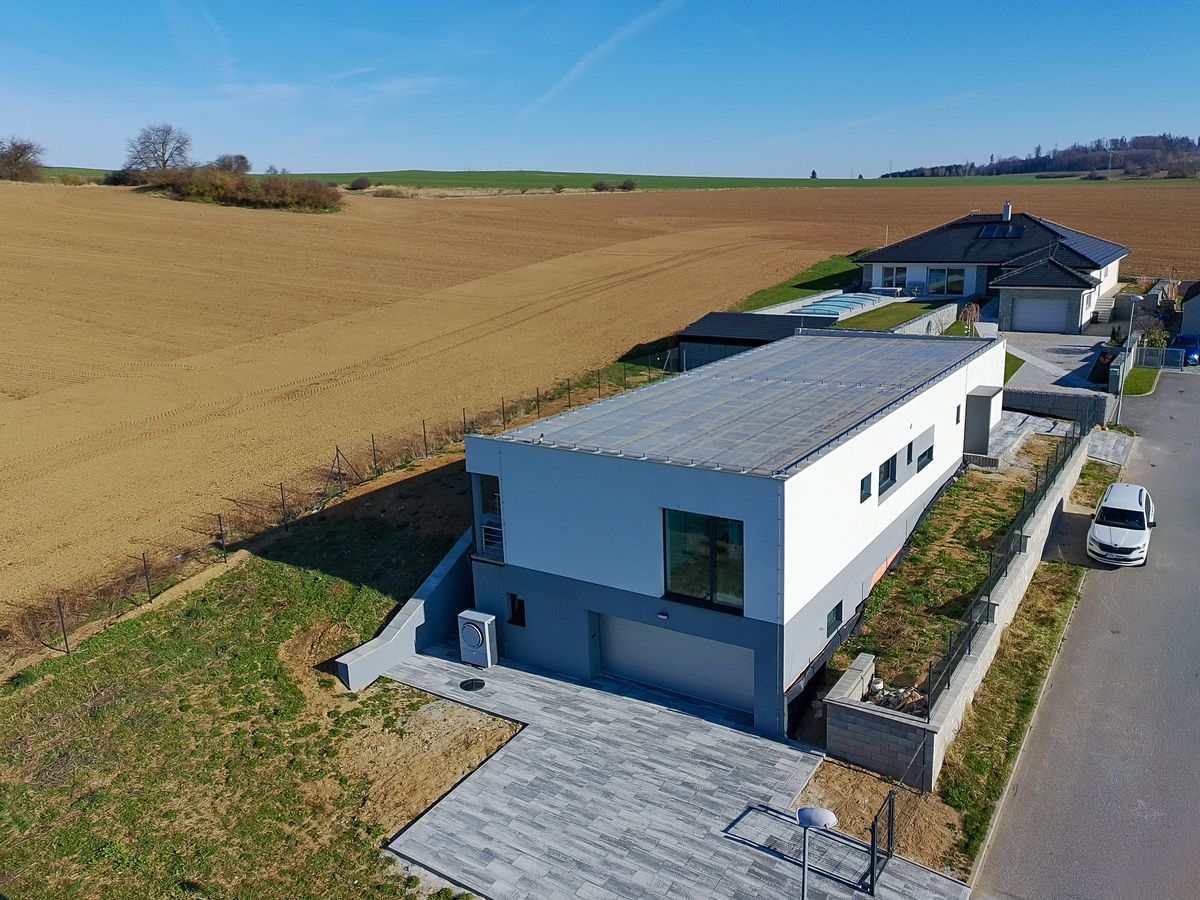 Prodej rodinného domu 224 m², pozemek 943 m² – fotografie 4