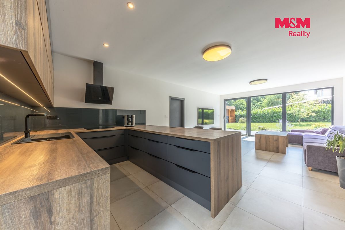 Prodej rodinného domu 110 m², pozemek 1103 m² – fotografie 2