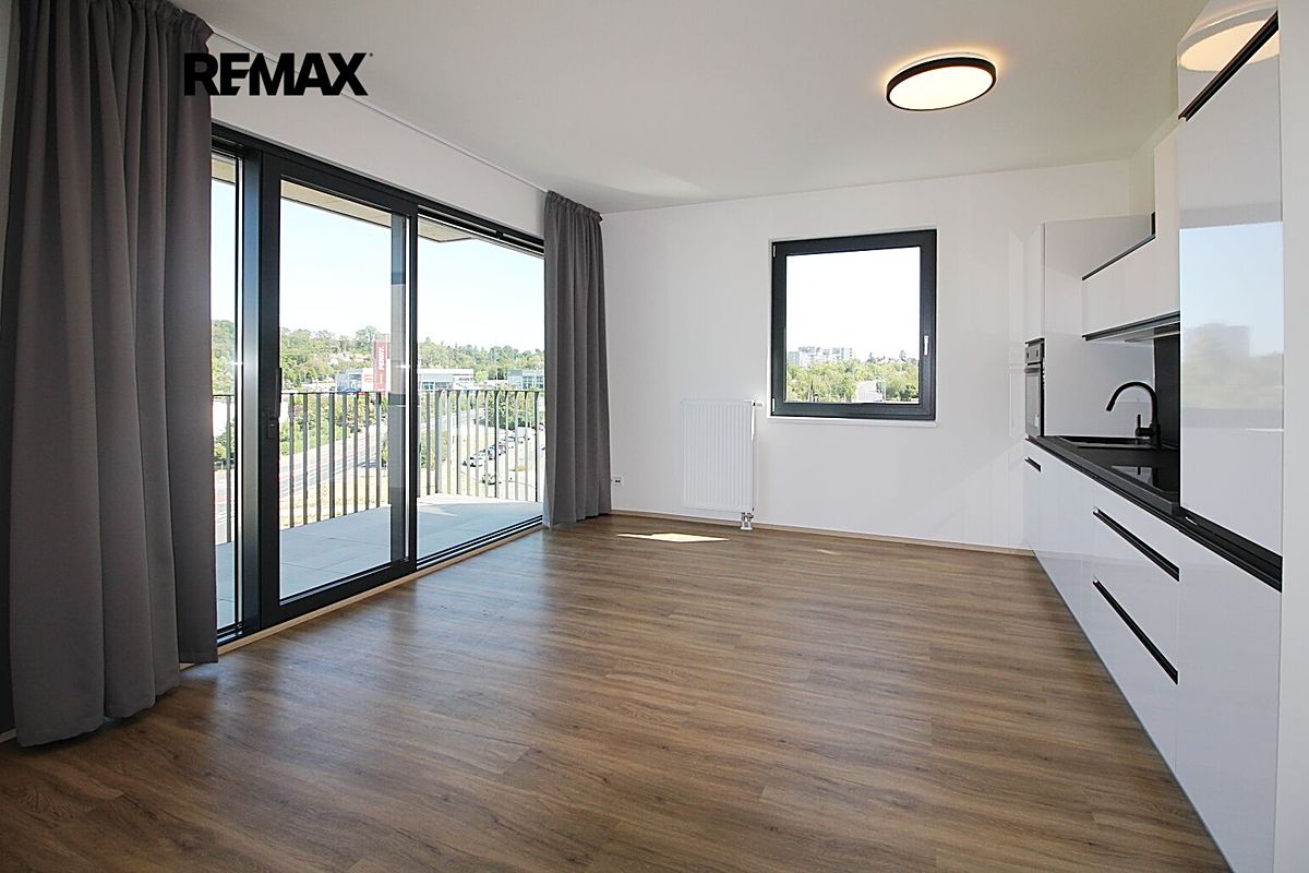 Pronájem bytu 1+kk 34 m²