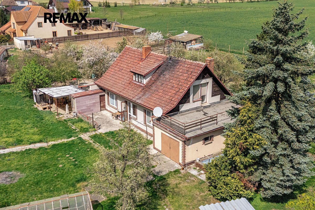 Prodej rodinného domu 143 m², pozemek 1794 m²
