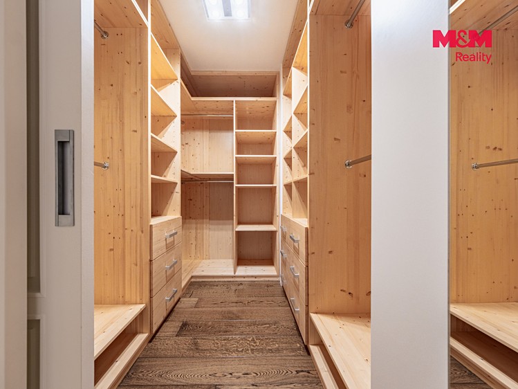 Квартира 5+kk на продаж, 189 м² (28 з 30)