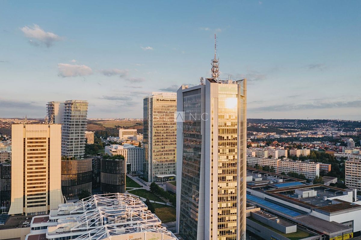 Pronájem kanceláře 25 m², Praha – fotka 1 z 3