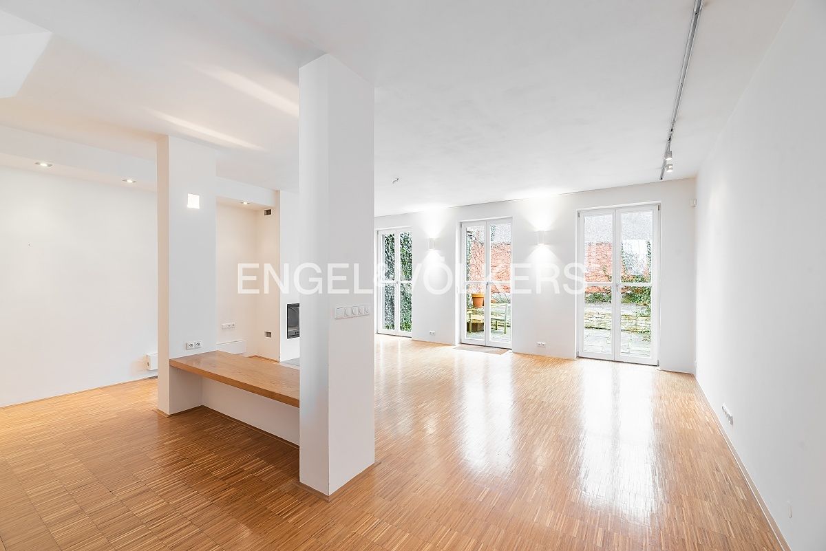 Pronájem rodinného domu 350 m², pozemek 253 m²