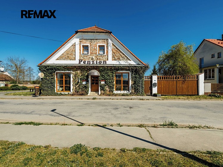 Prodej komerčního prostoru, 398 m² (1 z 44)