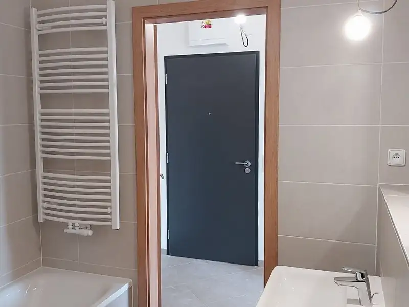 Prodej bytu 1+kk 33 m², Praha – náhled fotky 1