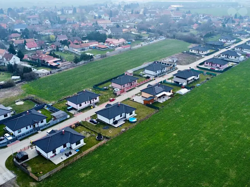 Prodej pole 827 m², Úžice – náhled fotky 3