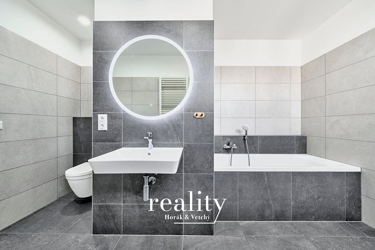 Pronájem bytu 4+kk 103 m²