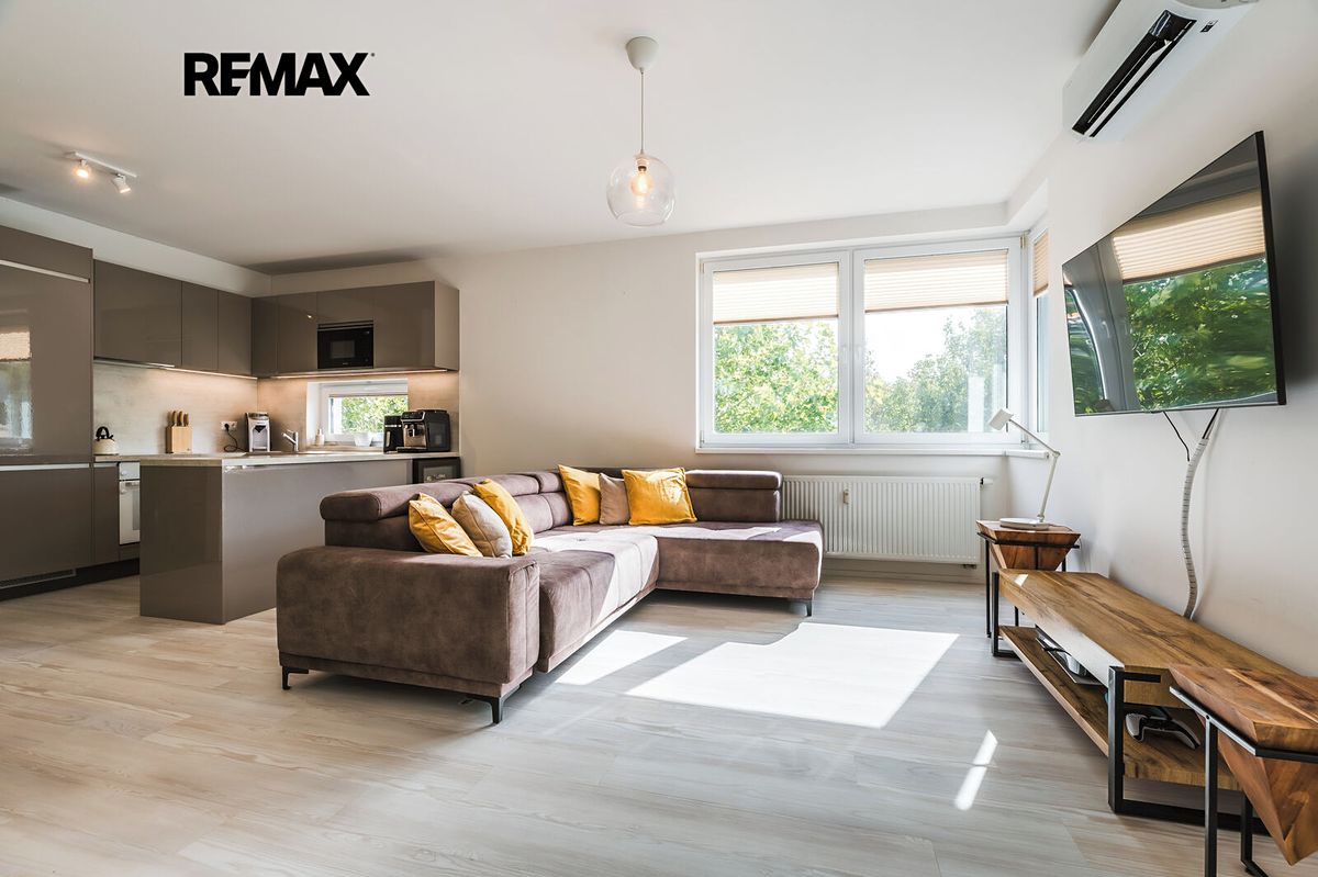 Pronájem bytu 3+kk 68 m²