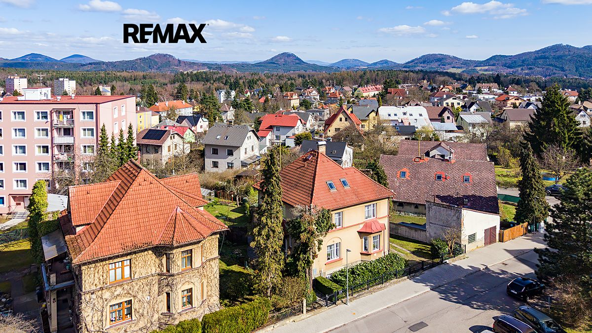 Prodej rodinného domu 294 m², pozemek 813 m² – fotografie 4