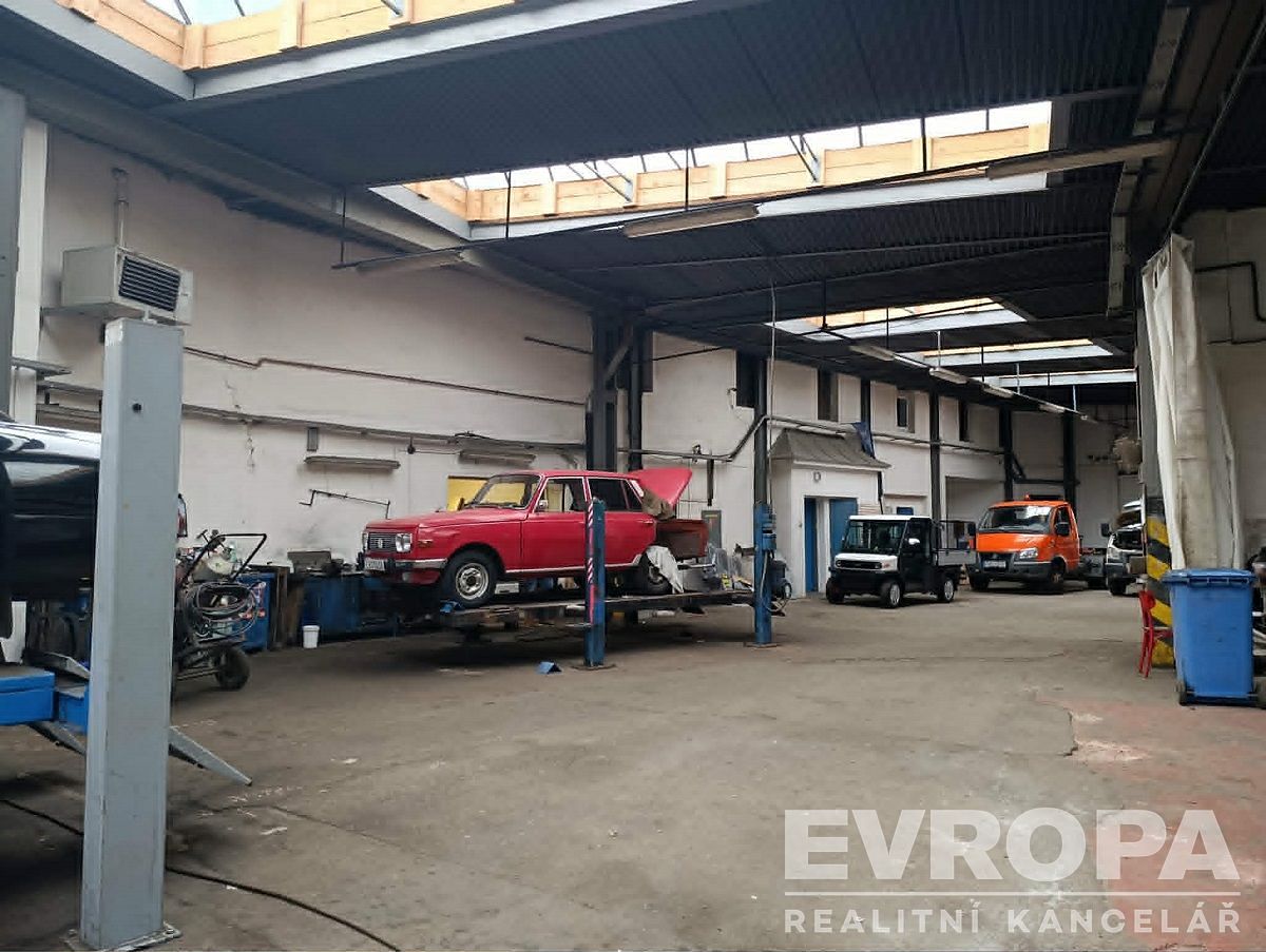 Pronájem komerční nemovitosti 650 m²