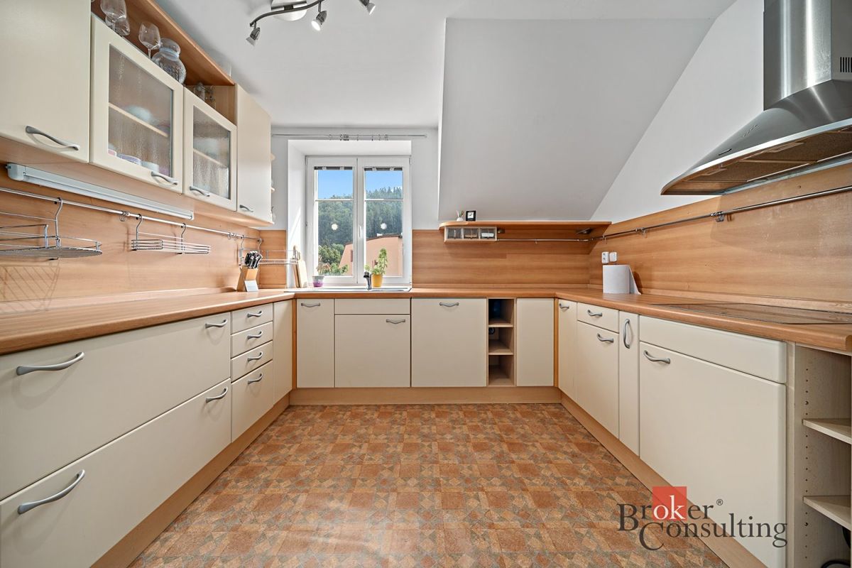 Prodej rodinného domu 263 m², pozemek 363 m² – fotografie 3