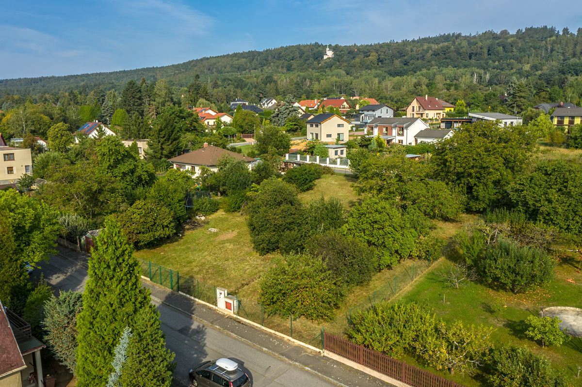 Prodej stavebního pozemku 1904 m²