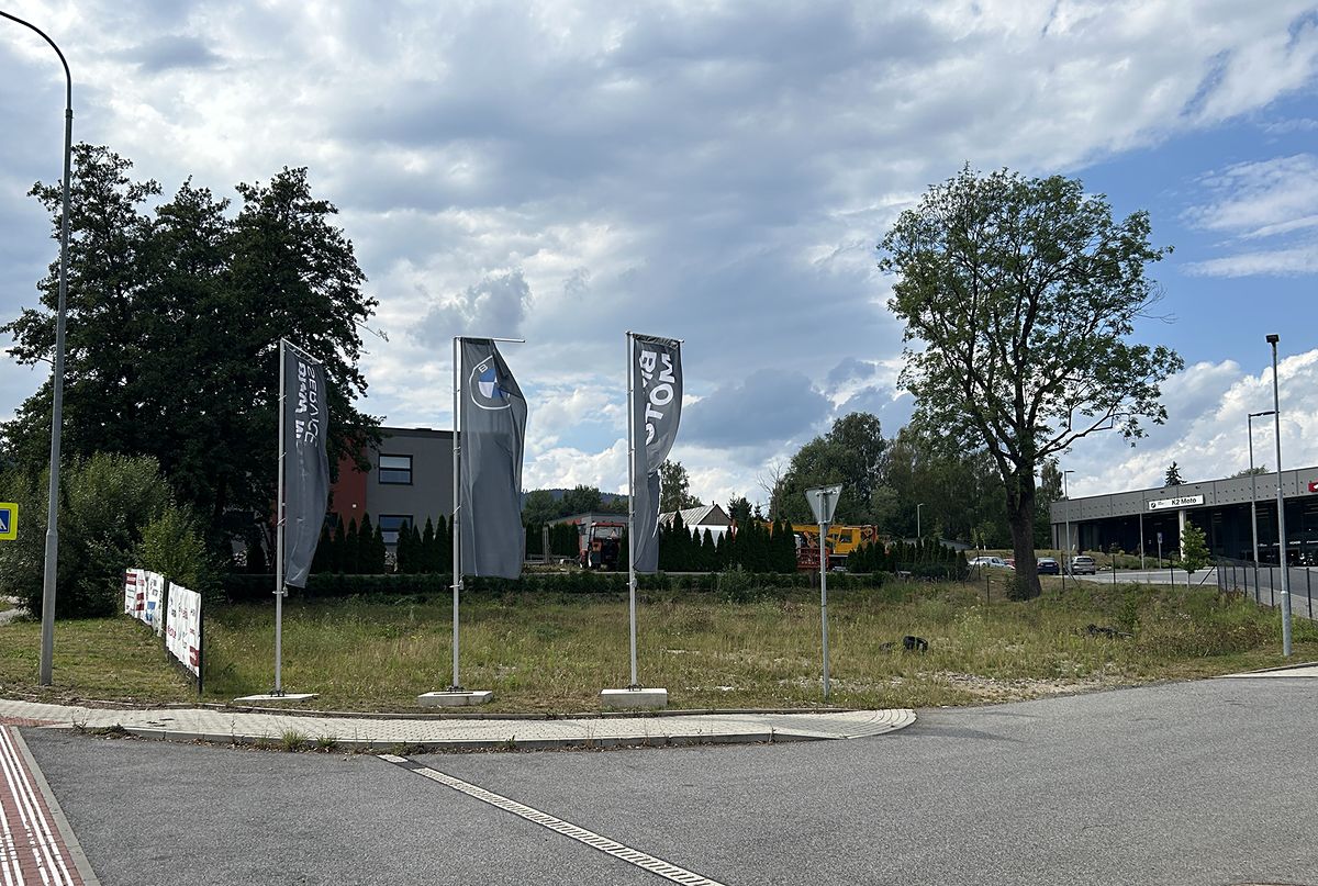 Pronájem komerčního pozemku 1500 m² – fotografie 5