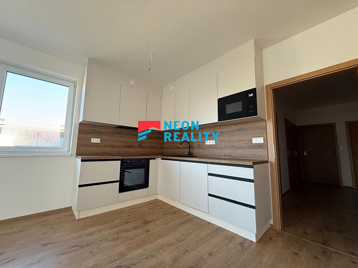 Pronájem bytu 3+kk 80 m²