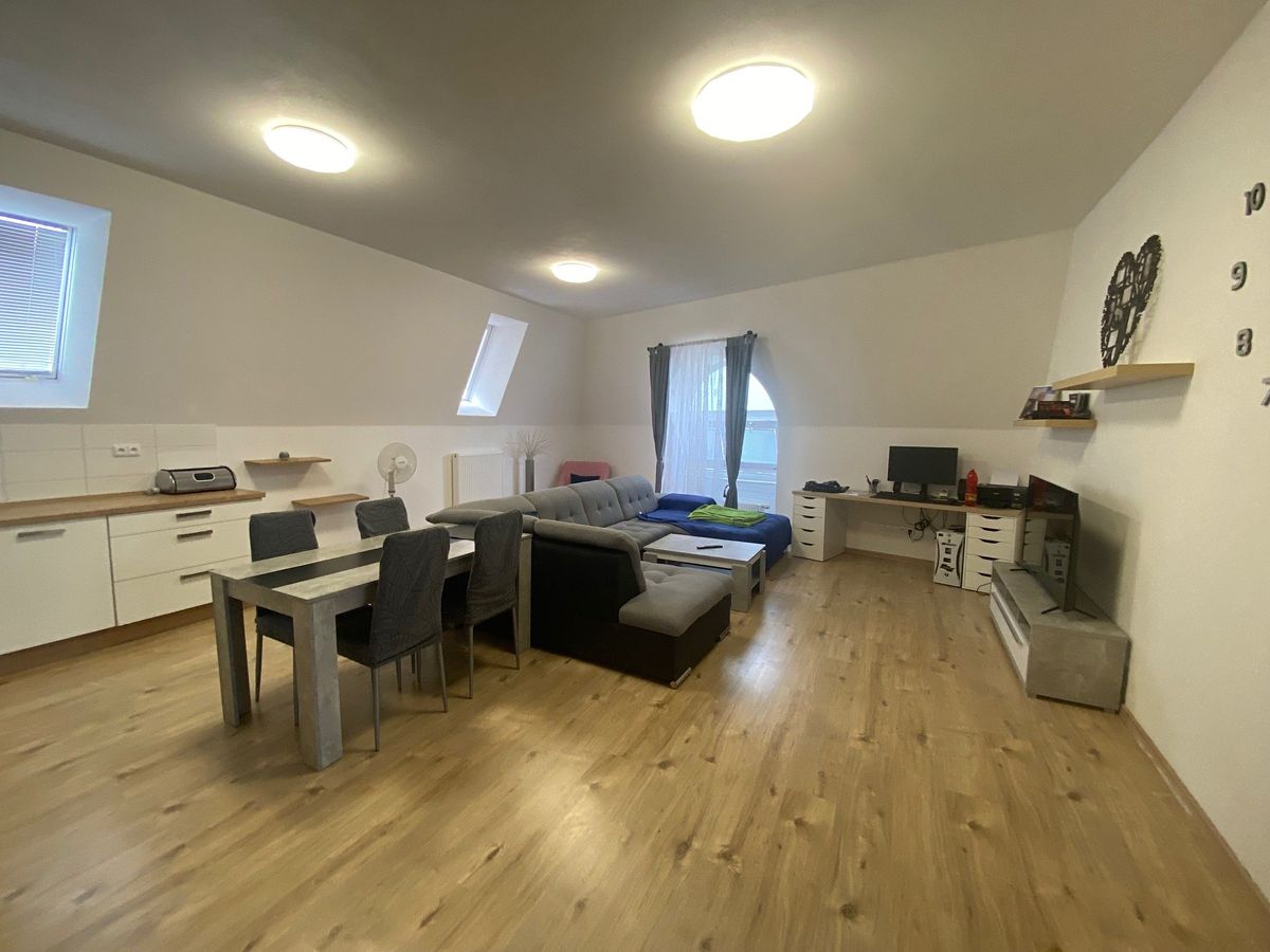 Pronájem bytu 3+kk 106 m² – fotografie 2