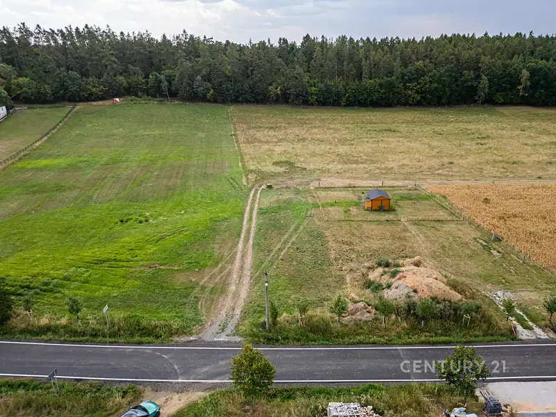 Prodej stavebního pozemku 1444 m², Chyňava – náhled fotky 2