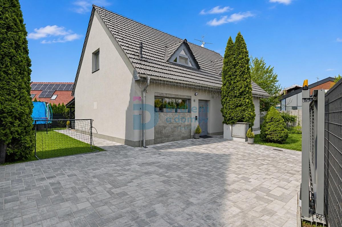 Prodej rodinného domu 161 m², pozemek 602 m² – fotografie 2