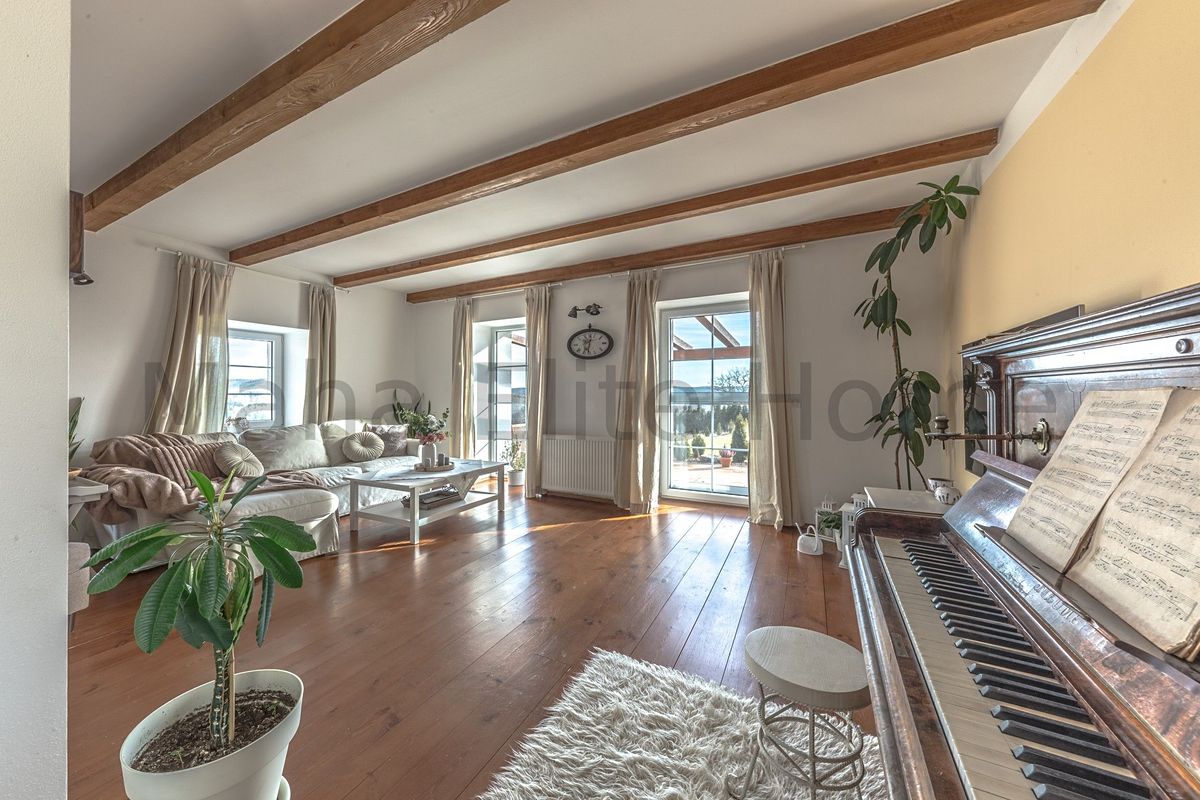 Prodej rodinného domu 236 m², pozemek 2340 m² – fotografie 2