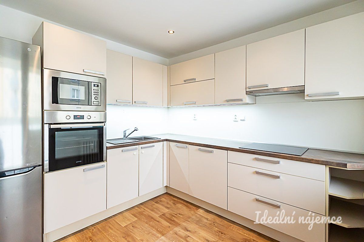 Pronájem bytu 4+1 87 m²