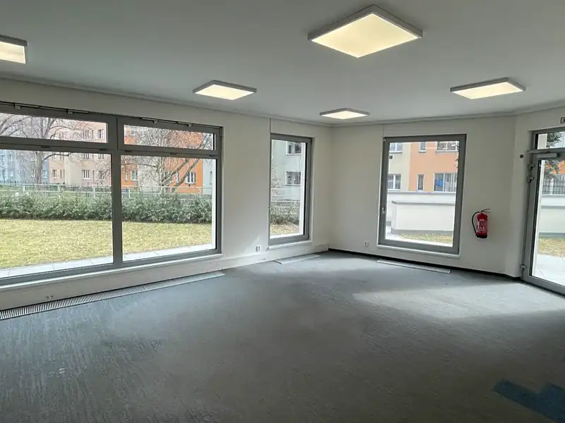 Pronájem kanceláře 109 m², Praha – náhled fotky 3