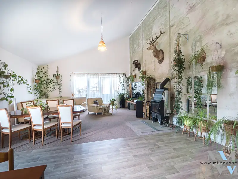 Prodej rodinného domu 233 m², pozemek 812 m², Zbuzany – náhled fotky 2