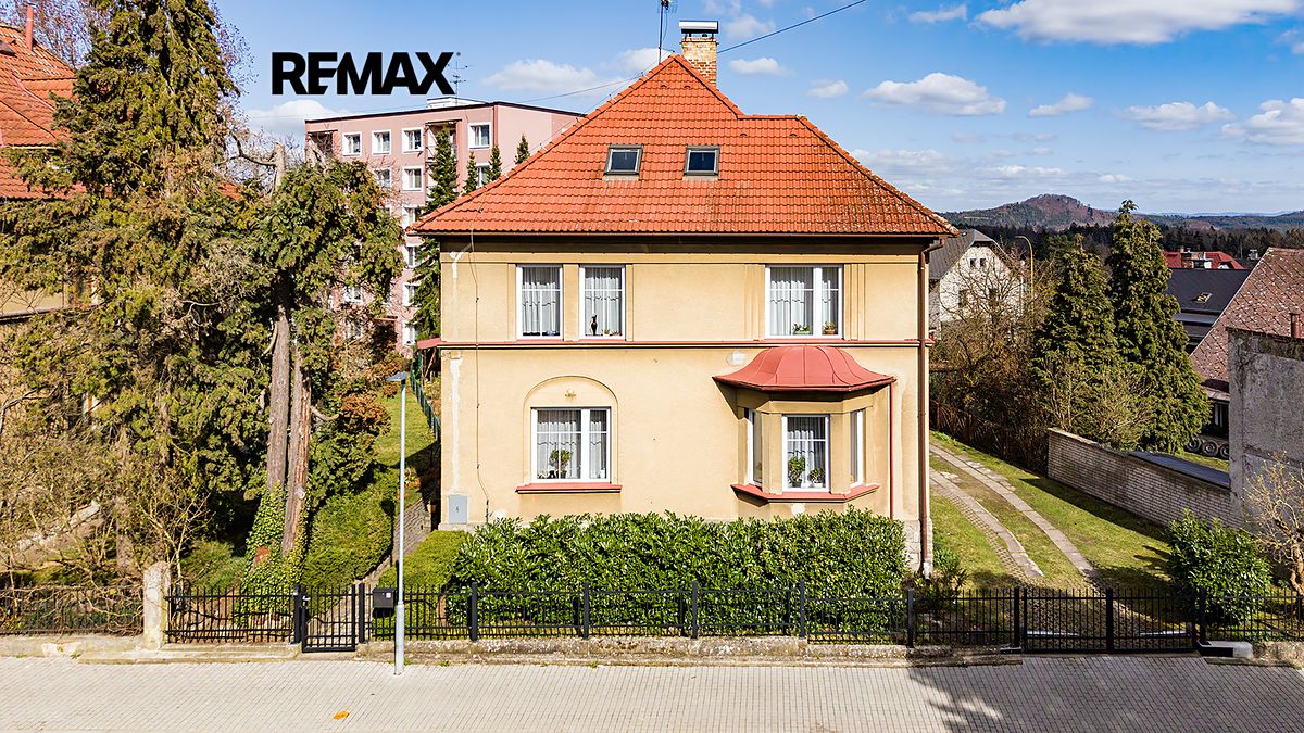 Prodej rodinného domu 294 m², pozemek 813 m² – fotografie 5