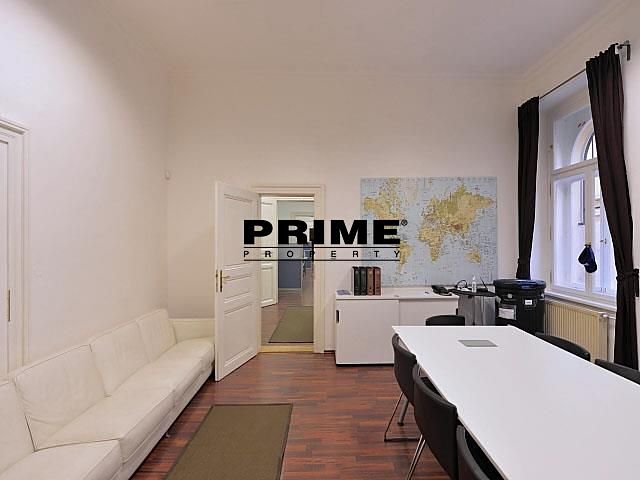 Pronájem kanceláře 228 m² – fotografie 3