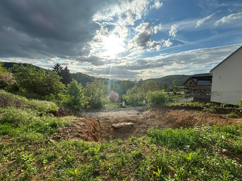 Prodej stavebního pozemku 642 m², Hlásná Třebaň – náhled fotky 1