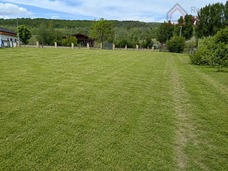Prodej stavebního pozemku 1096 m², Dobrovice – náhled fotky 2