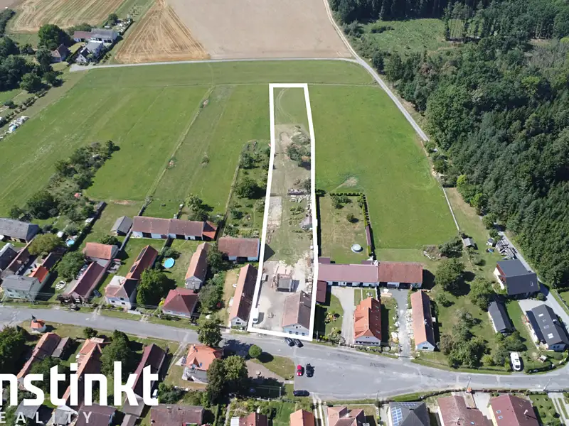 Prodej stavebního pozemku 4254 m², Chlumčany – náhled fotky 1
