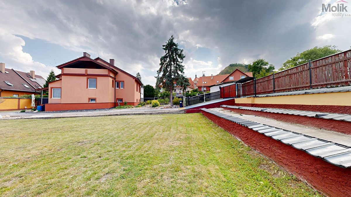 Prodej rodinného domu 148 m², pozemek 1061 m² – fotografie 3