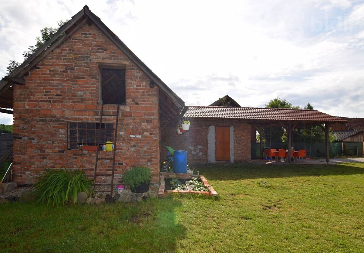 Prodej rodinného domu 312 m², pozemek 864 m² – fotografie 5