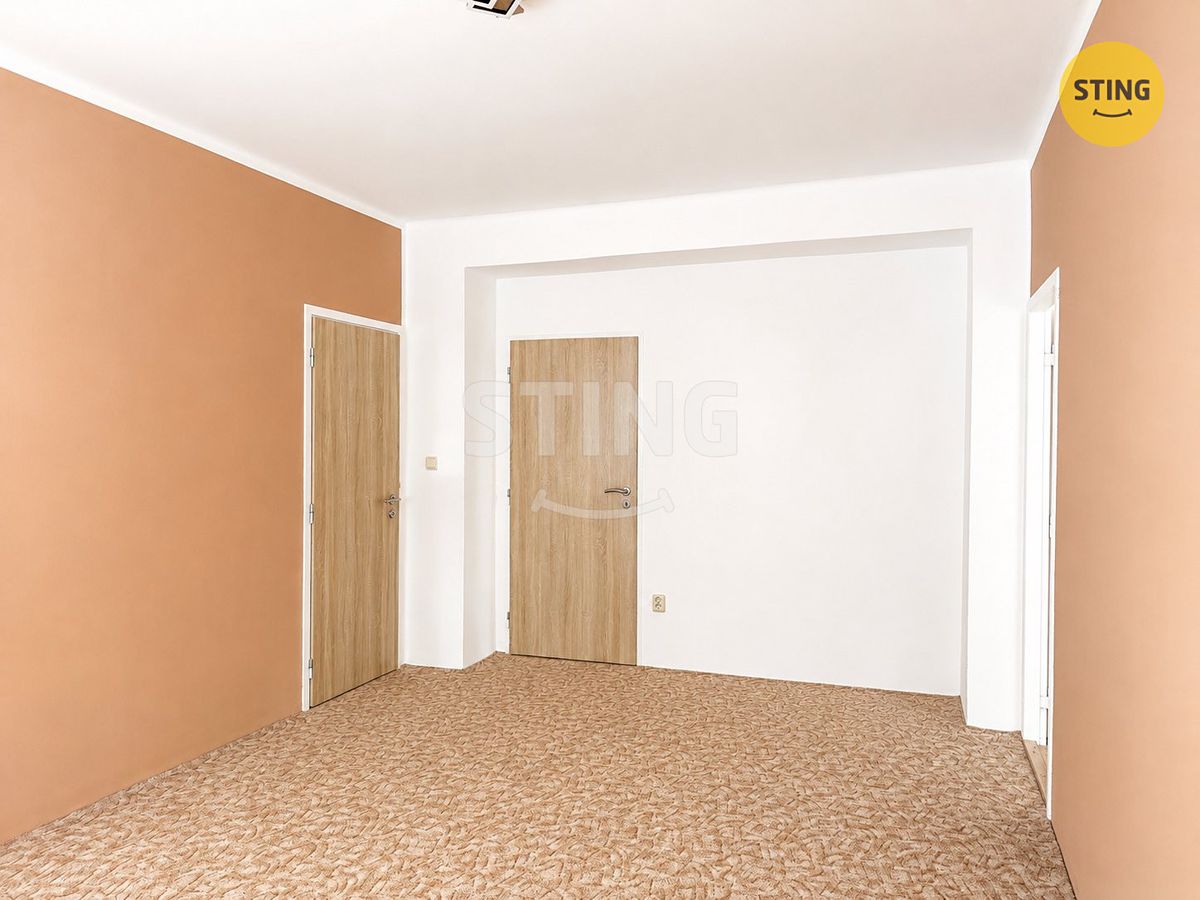 Pronájem bytu 3+1 61 m² – fotografie 3