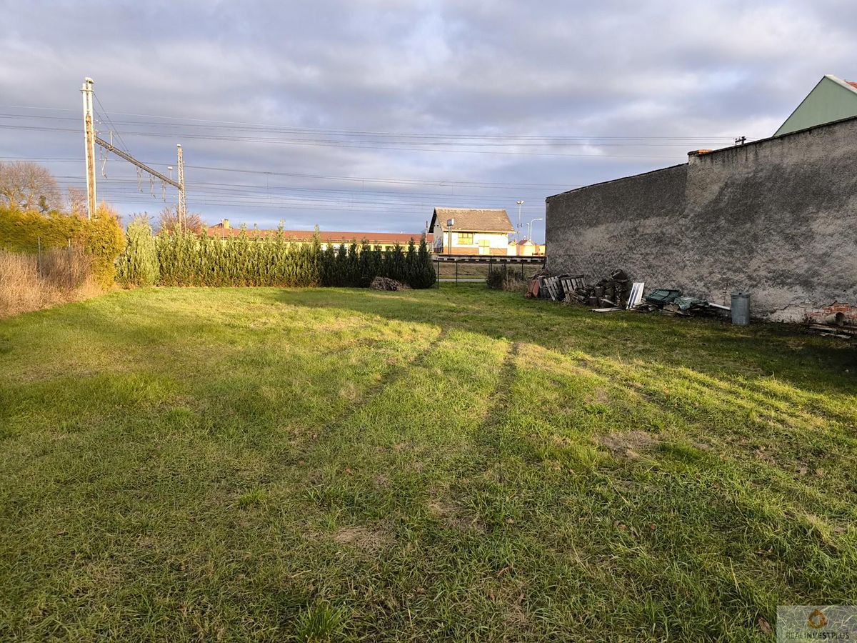 Prodej stavebního pozemku 875 m² – fotografie 2