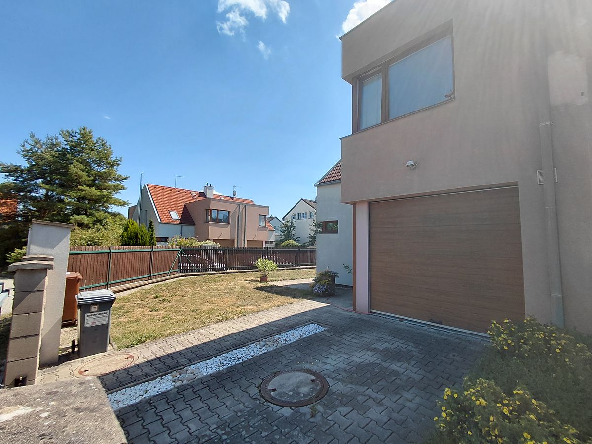 Prodej rodinného domu 159 m², pozemek 374 m² – fotografie 5
