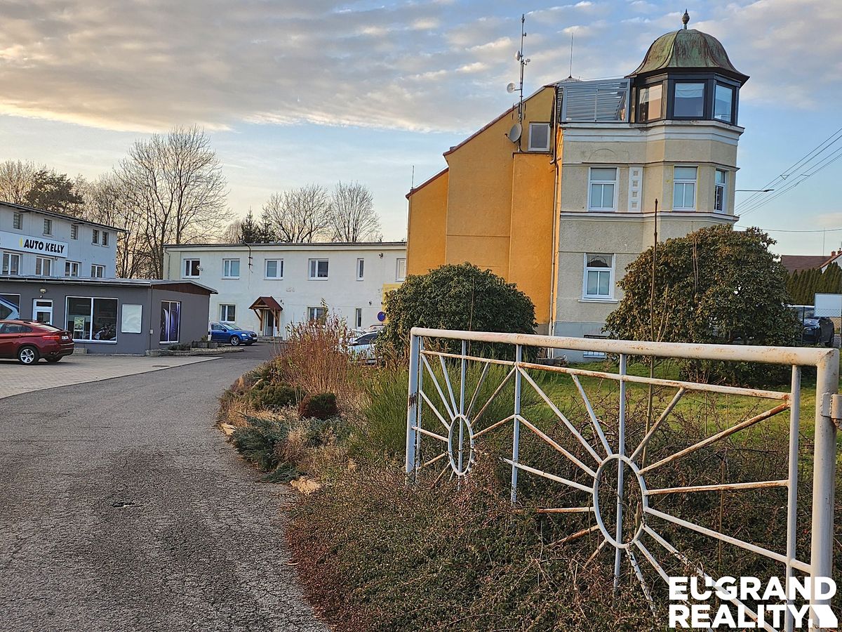 Prodej činžovního domu 2100 m²