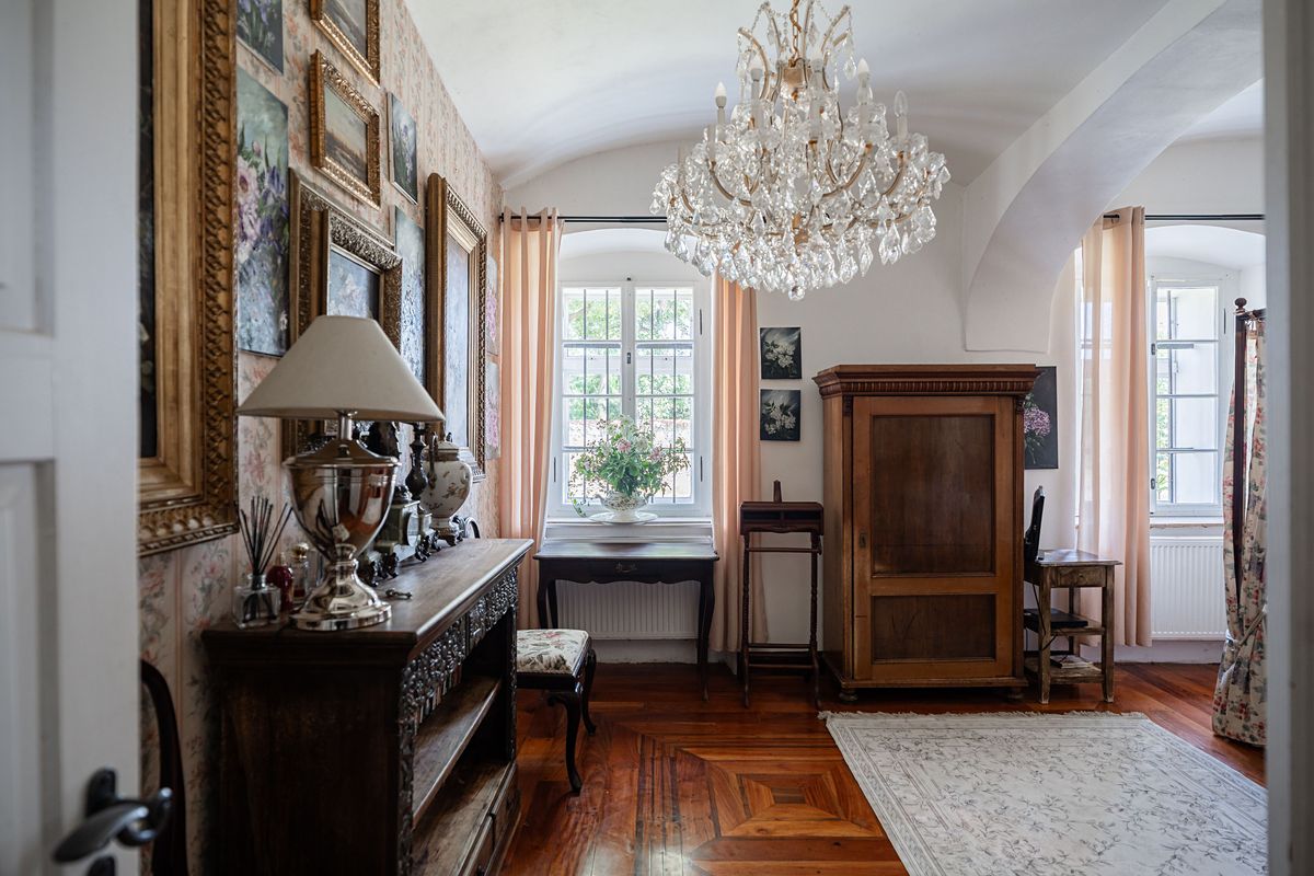 Prodej rodinného domu 430 m², pozemek 1640 m² – fotografie 4
