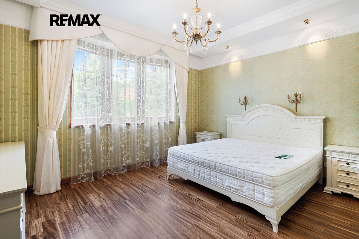 Prodej rodinného domu 435 m², pozemek 927 m² – fotografie 3