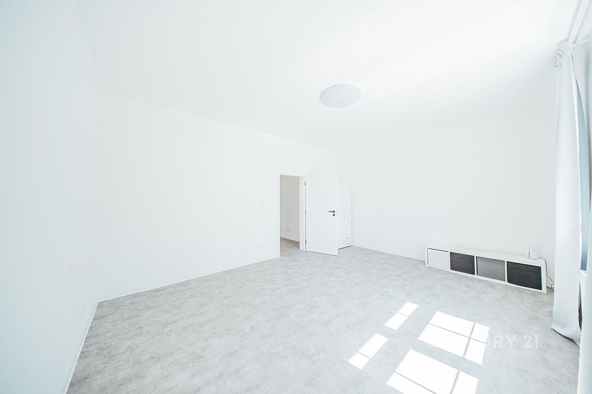 Pronájem bytu 2+kk 47 m² – fotografie 4
