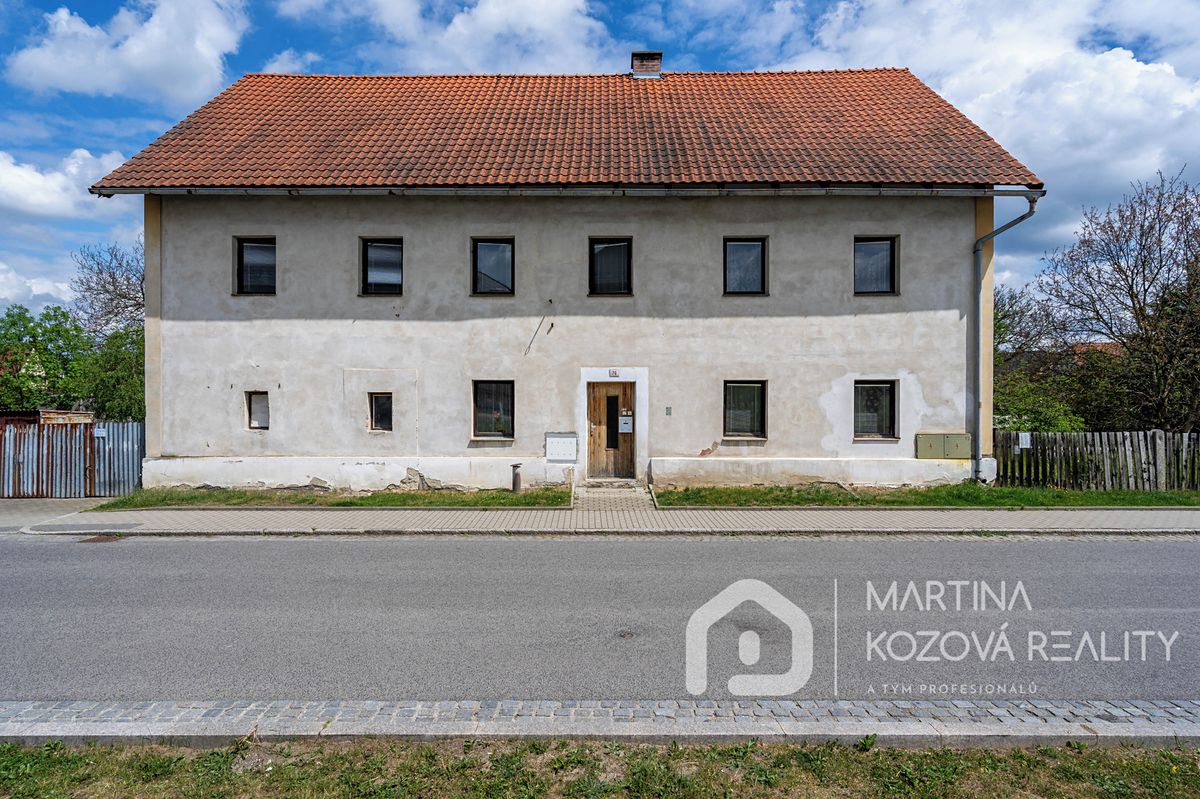 Prodej rodinného domu 400 m², pozemek 940 m²