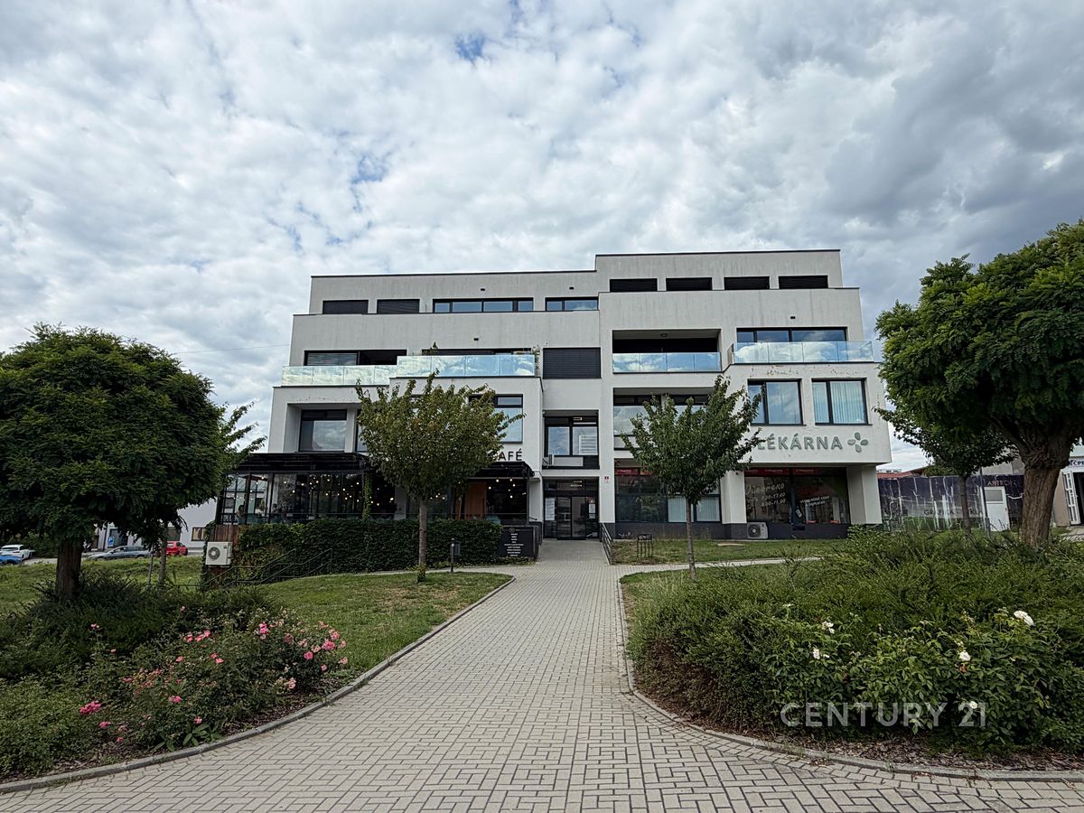 Pronájem bytu 2+kk 43 m² – fotografie 2
