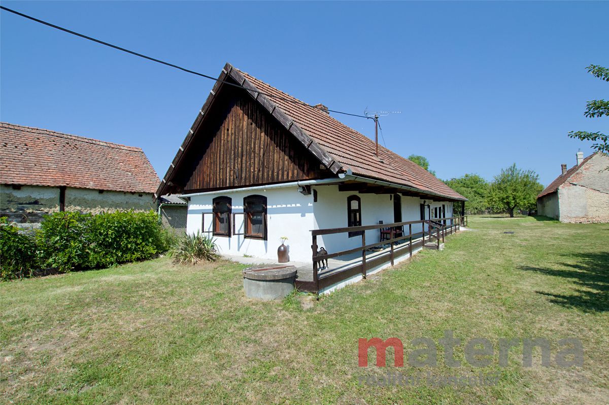 Prodej rodinného domu 110 m², pozemek 1405 m² – fotografie 2