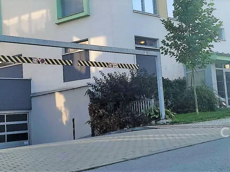 Prodej garáže 14 m², Praha – náhled fotky 2