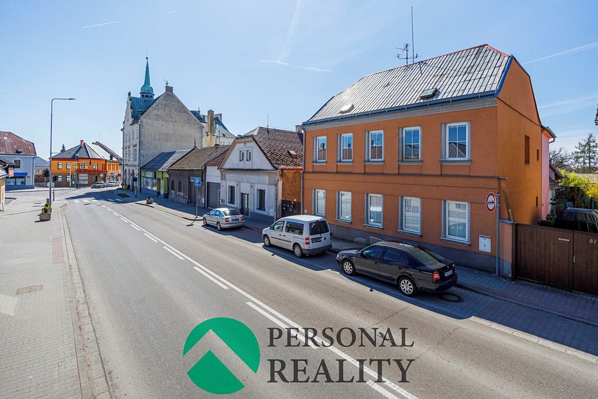 Prodej vícegeneračního domu 265 m², pozemek 904 m² – fotografie 2