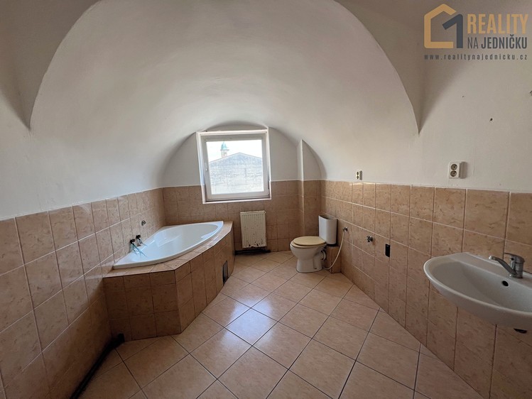 Комерційне приміщення на продаж, 370 м² (25 з 42)