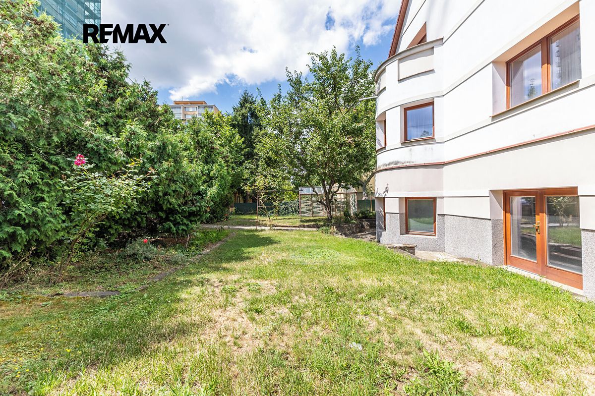Prodej vily 314 m², pozemek 635 m² – fotografie 3