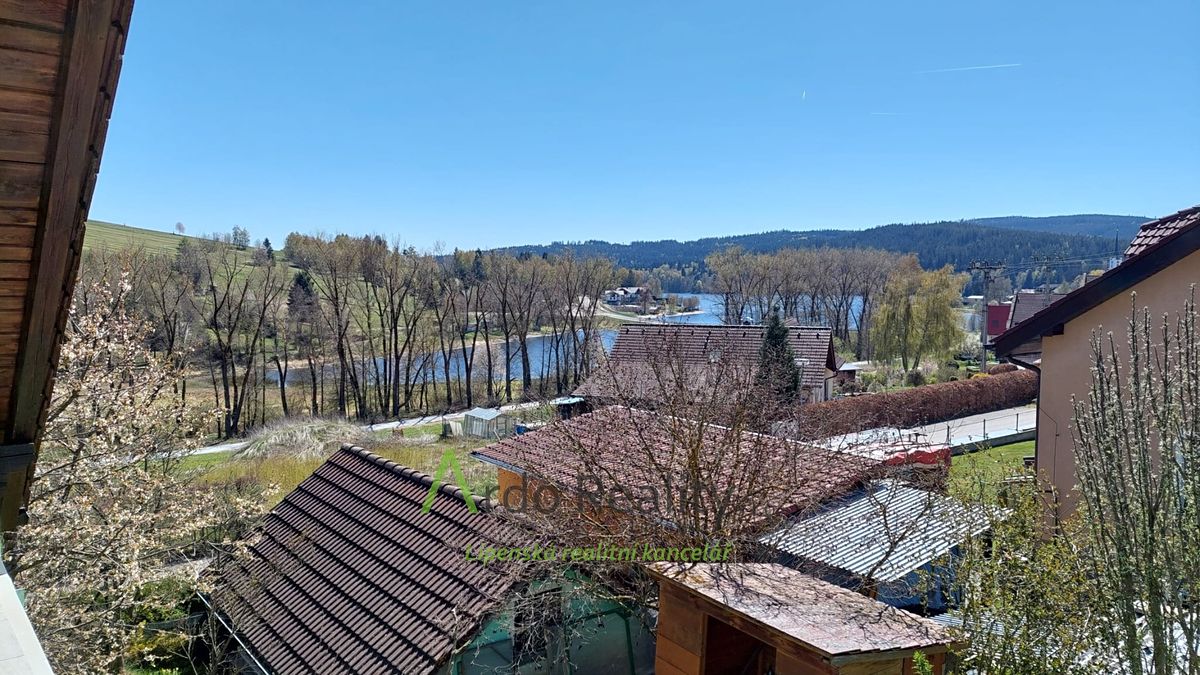 Prodej rodinného domu 266 m², pozemek 778 m² – fotografie 2