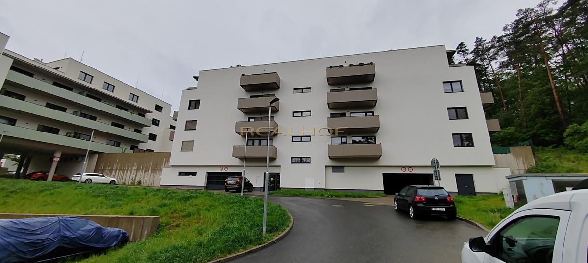 Pronájem bytu 1+1 37 m²