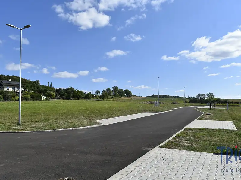 Prodej stavebního pozemku 1216 m², Žernov – náhled fotky 1