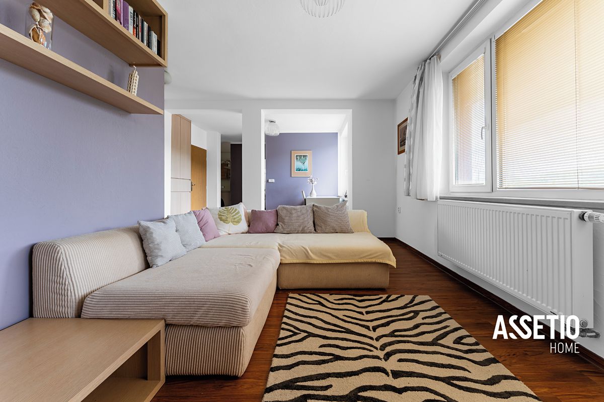 Prodej rodinného domu 244 m², pozemek 792 m² – fotografie 2